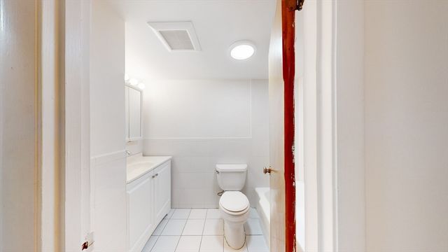 175 W. Wyoming Ave. 41, Melrose, MA 02176