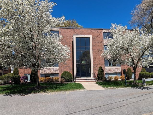 175 W. Wyoming Ave. 41, Melrose, MA 02176
