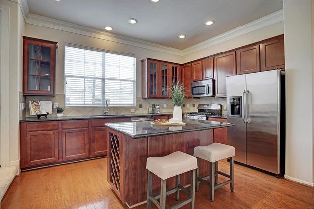 5806 Kansas Street B, Houston, TX 77007