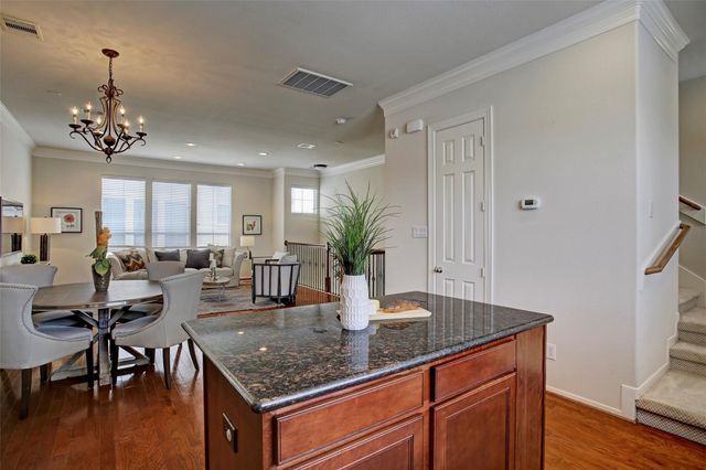 5806 Kansas Street B, Houston, TX 77007