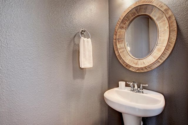 5806 Kansas Street B, Houston, TX 77007