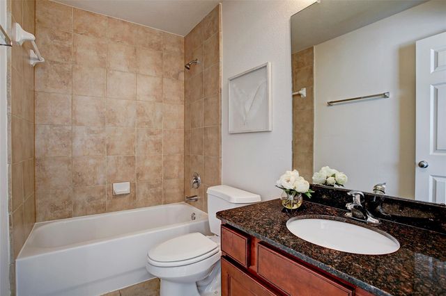 5806 Kansas Street B, Houston, TX 77007
