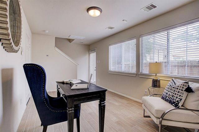 5806 Kansas Street B, Houston, TX 77007