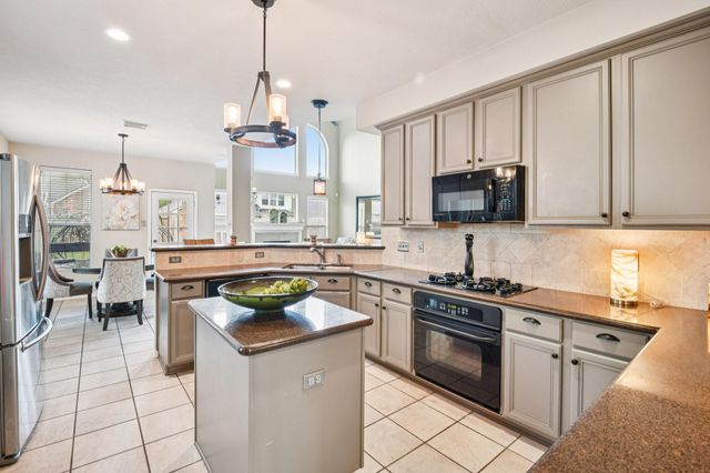 17711 Creek Bluff Lane, Cypress, TX 77433