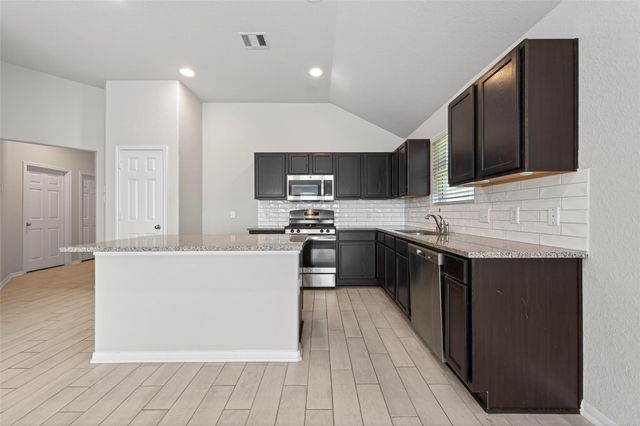 2122 Artic Loon Dr Drive, Conroe, TX 77385