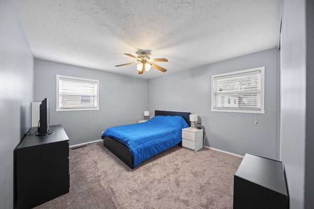 982 Hillridge Road, Reynoldsburg, OH 43068