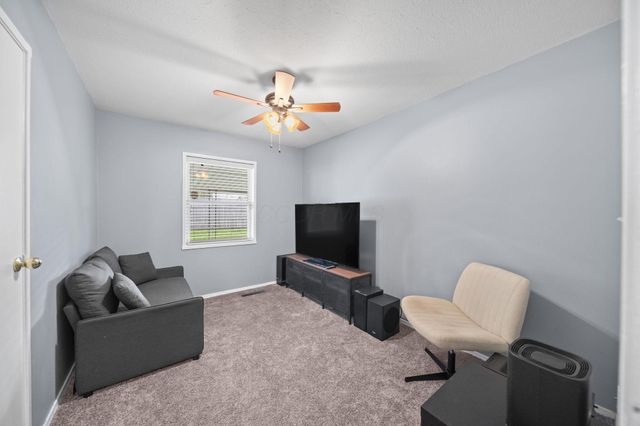 982 Hillridge Road, Reynoldsburg, OH 43068