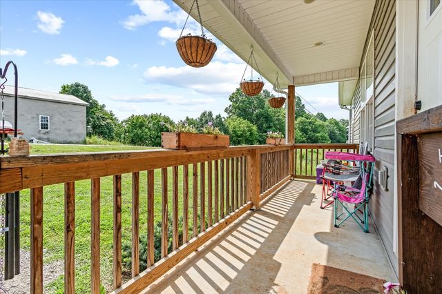 2190 Sullivan Knowles Rd, Sparta, TN 38583