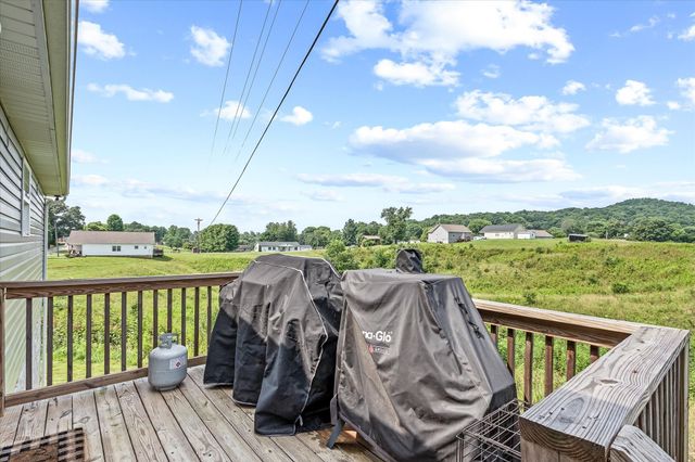 2190 Sullivan Knowles Rd, Sparta, TN 38583