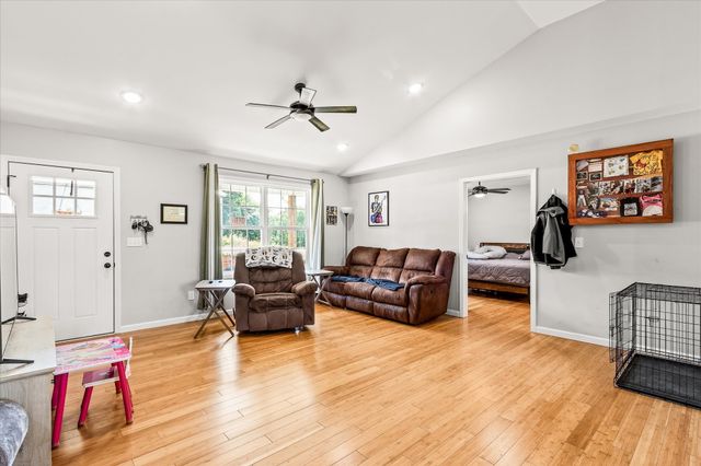 2190 Sullivan Knowles Rd, Sparta, TN 38583