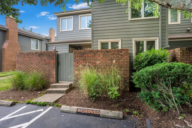 2140 Fort Harrods Drive 36, Lexington, KY 40513