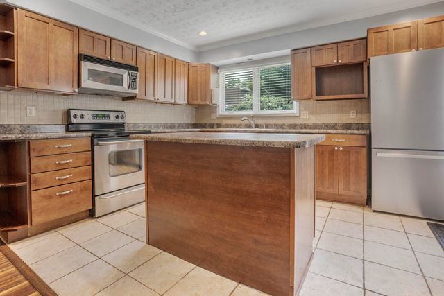 2140 Fort Harrods Drive 36, Lexington, KY 40513
