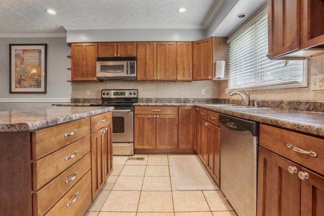 2140 Fort Harrods Drive 36, Lexington, KY 40513
