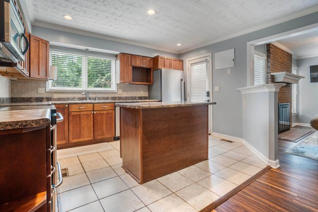 2140 Fort Harrods Drive 36, Lexington, KY 40513