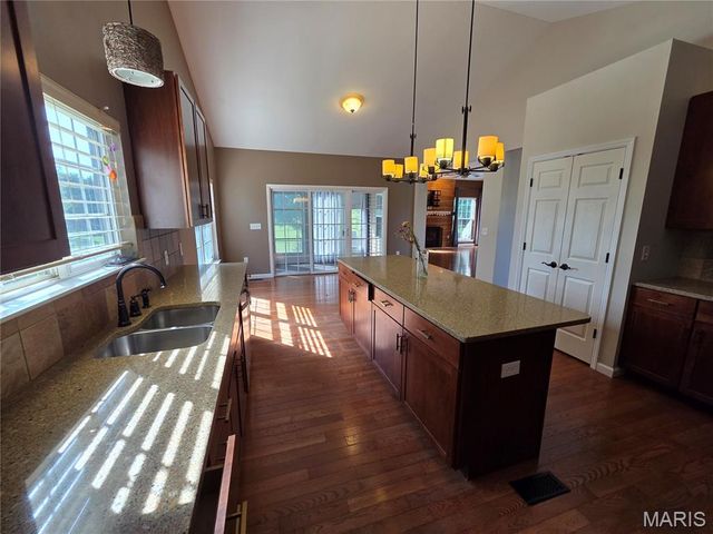 3406 Chippewa Drive, Belleville, IL 62221