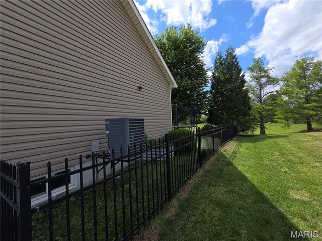 3406 Chippewa Drive, Belleville, IL 62221