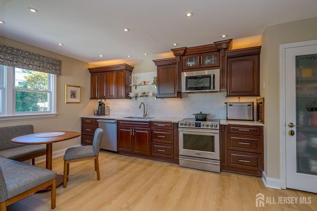 38 Holly Drive, Sayreville, NJ 08859