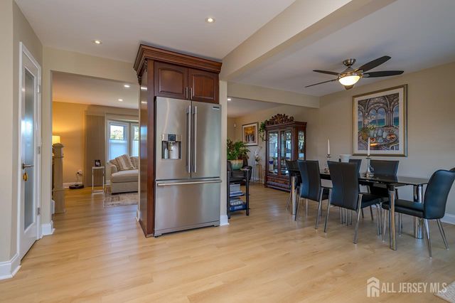 38 Holly Drive, Sayreville, NJ 08859