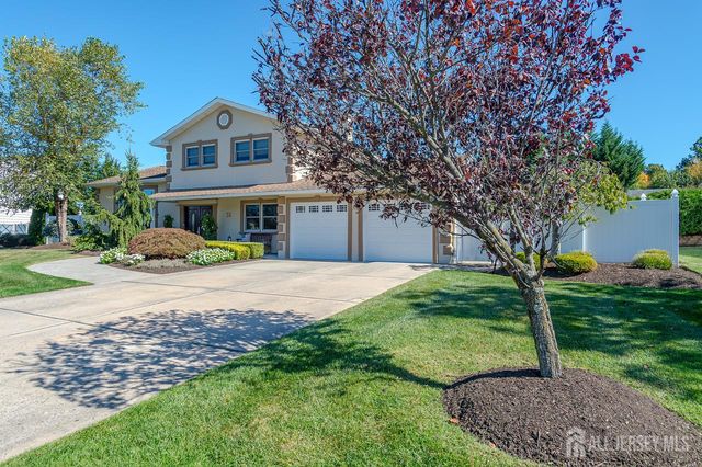 38 Holly Drive, Sayreville, NJ 08859