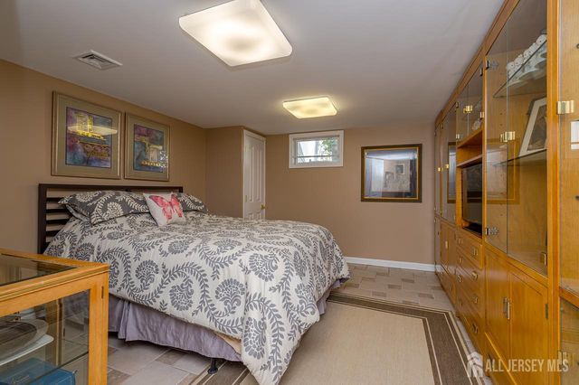 38 Holly Drive, Sayreville, NJ 08859