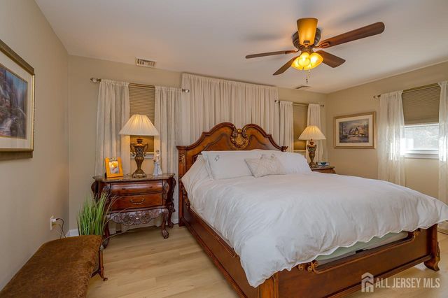 38 Holly Drive, Sayreville, NJ 08859