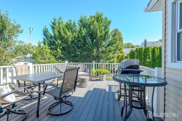 38 Holly Drive, Sayreville, NJ 08859