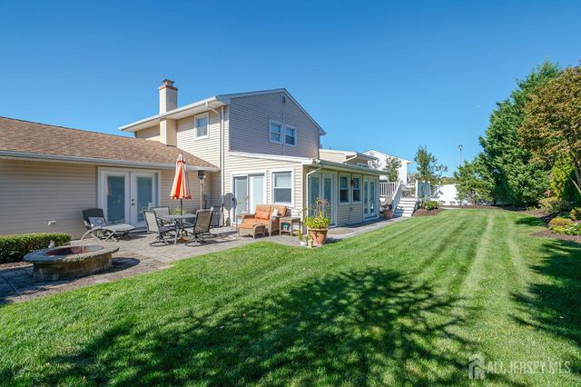 38 Holly Drive, Sayreville, NJ 08859