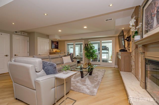 38 Holly Drive, Sayreville, NJ 08859