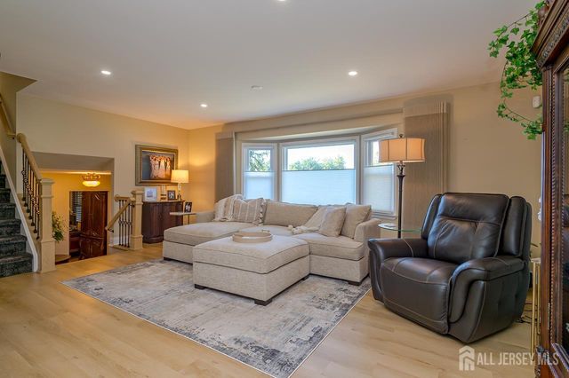 38 Holly Drive, Sayreville, NJ 08859