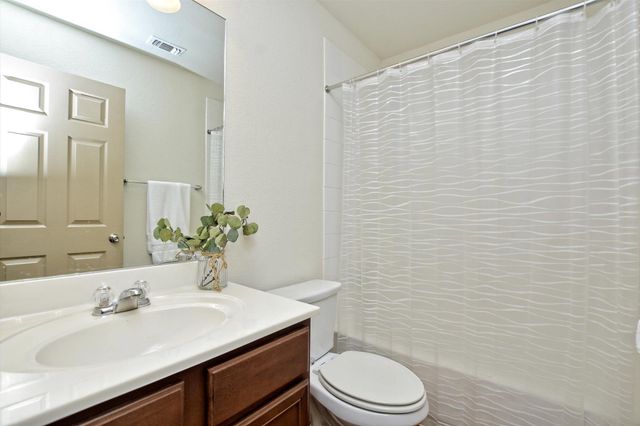 116 Parker CT, Liberty Hill, TX 78642