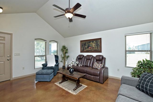 116 Parker CT, Liberty Hill, TX 78642