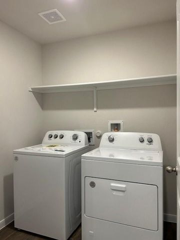 311 Darwin PL, Lockhart, TX 78644