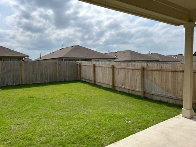 311 Darwin PL, Lockhart, TX 78644