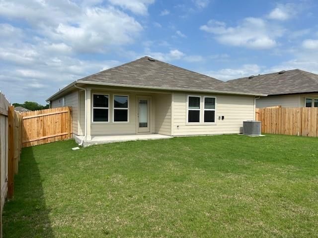311 Darwin PL, Lockhart, TX 78644