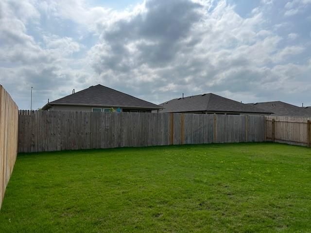 311 Darwin PL, Lockhart, TX 78644