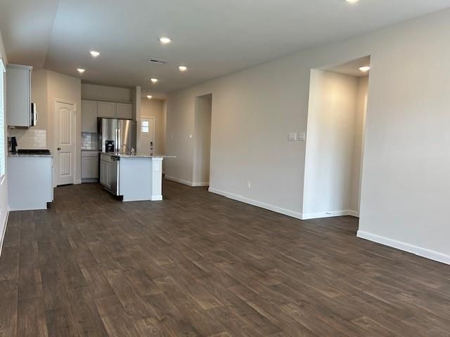 311 Darwin PL, Lockhart, TX 78644