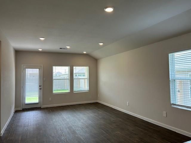 311 Darwin PL, Lockhart, TX 78644