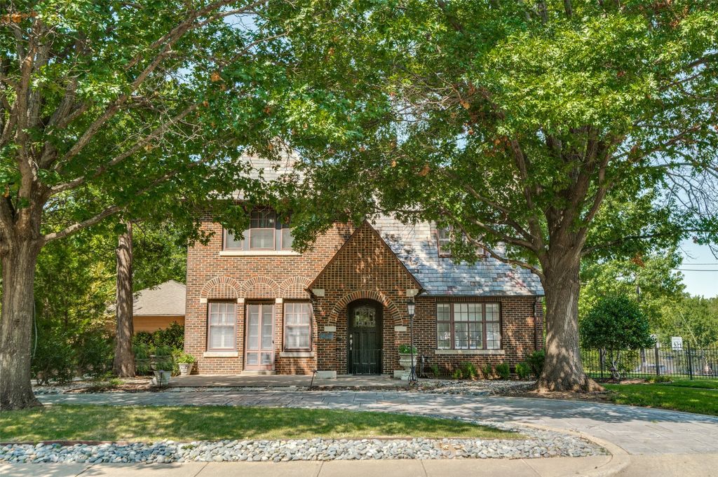 105 N Benge Street, Mckinney, TX 75069