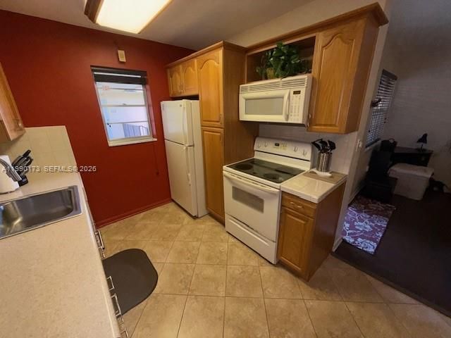 421 NE 1st St 219, Hallandale Beach, FL 33009