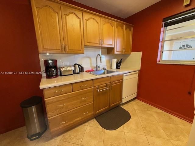 421 NE 1st St 219, Hallandale Beach, FL 33009