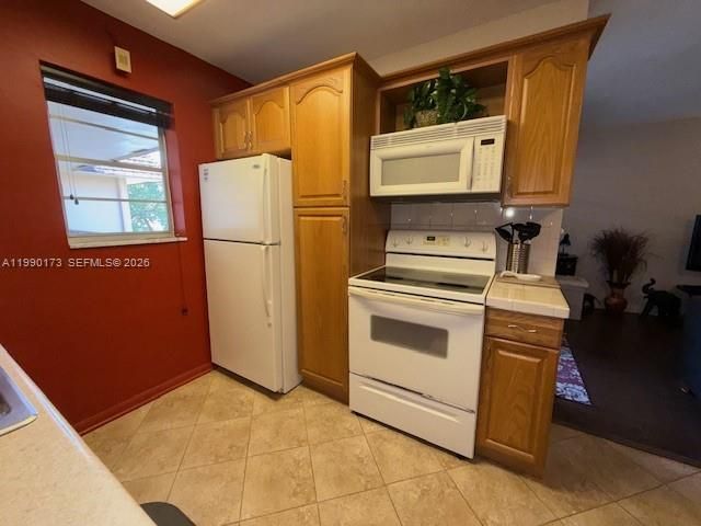 421 NE 1st St 219, Hallandale Beach, FL 33009