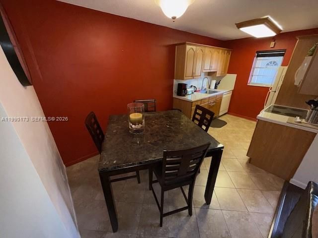 421 NE 1st St 219, Hallandale Beach, FL 33009