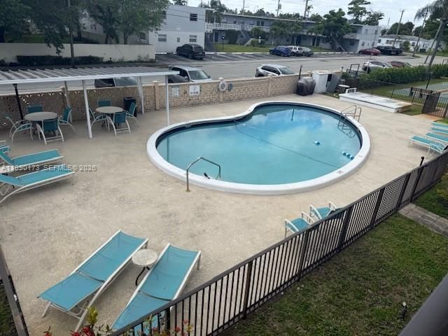 421 NE 1st St 219, Hallandale Beach, FL 33009