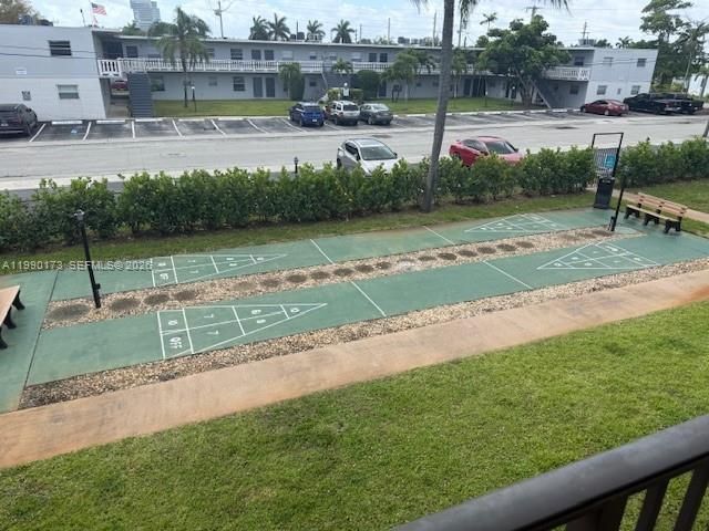 421 NE 1st St 219, Hallandale Beach, FL 33009