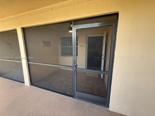 421 NE 1st St 219, Hallandale Beach, FL 33009