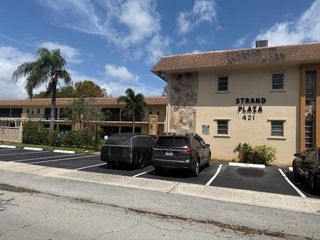 421 NE 1st St 219, Hallandale Beach, FL 33009