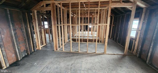 2014 W CENTER ST, Tremont, PA 17981