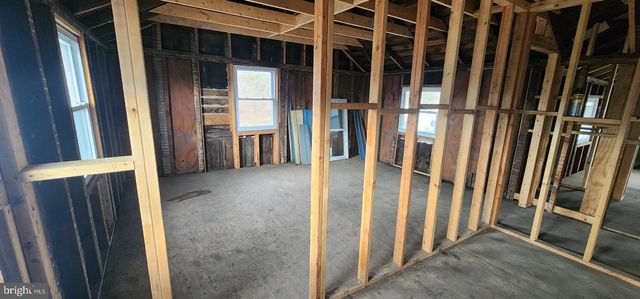 2014 W CENTER ST, Tremont, PA 17981