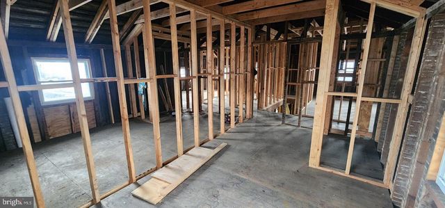 2014 W CENTER ST, Tremont, PA 17981