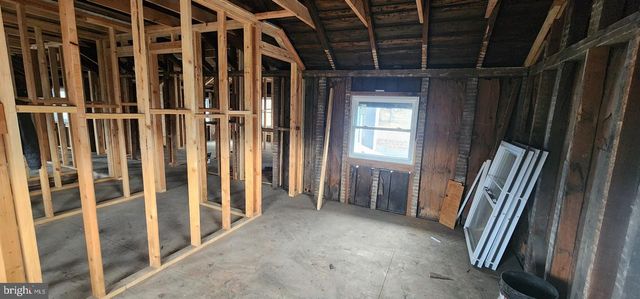 2014 W CENTER ST, Tremont, PA 17981